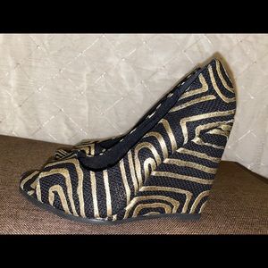 New! Coconuts matisse wedge heels